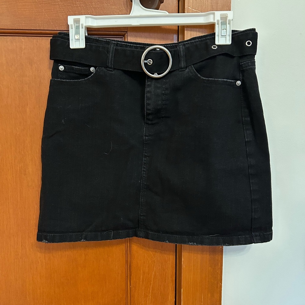 Black Jean skirt with belt